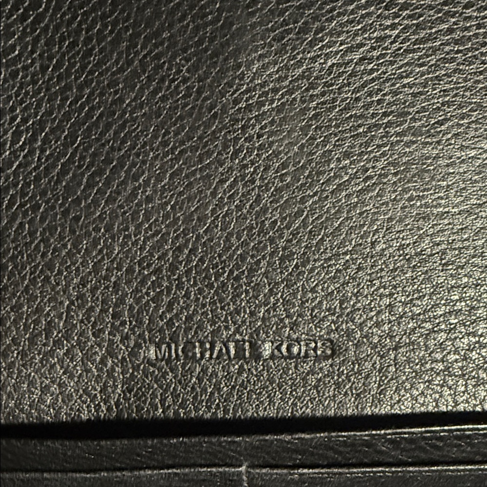 Michael Kors Fulton Carryall Wallet - Picture 3 of 6